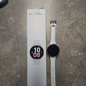 Samsung Smartwatch in White with Black Display